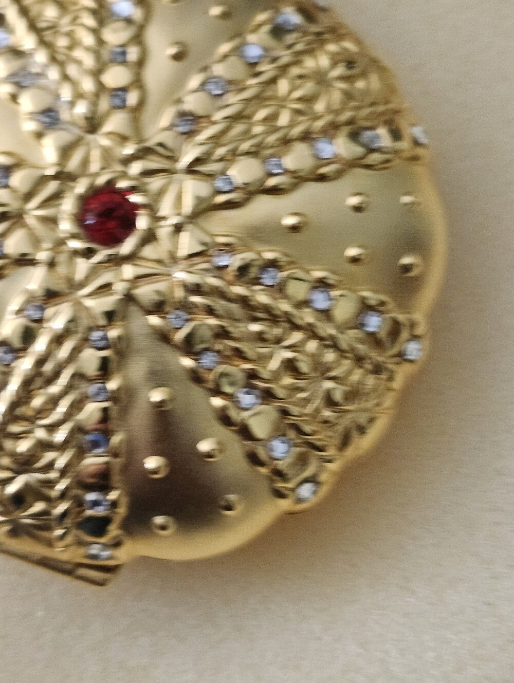 Estee Lauder "Seashell" Gold Tone Swarovski Crystals Powder Compact NIB - Picture 7 of 16